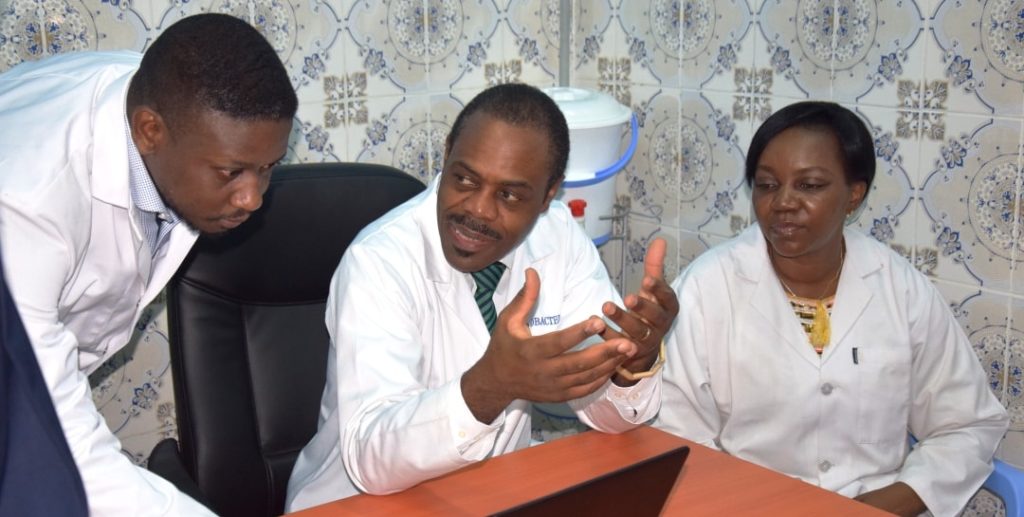 Visite du ministre Oly Ilunga à l&rsquo;Unité de dialyse des CUK